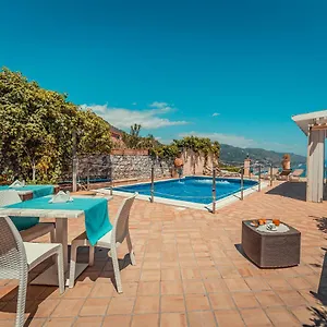 https://villa-sirami.taorminaitalyhotels.com
