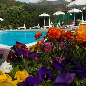 https://villa-paola-loano.hotelitalianriviera.com
